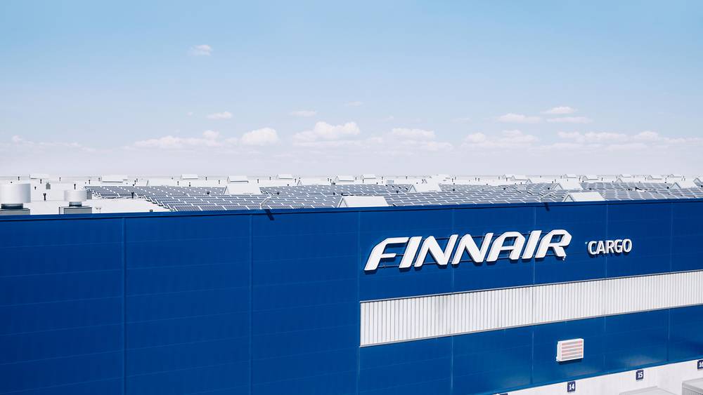 finnair_cargo_cool_green_air_cargo_terminal_solar_panels